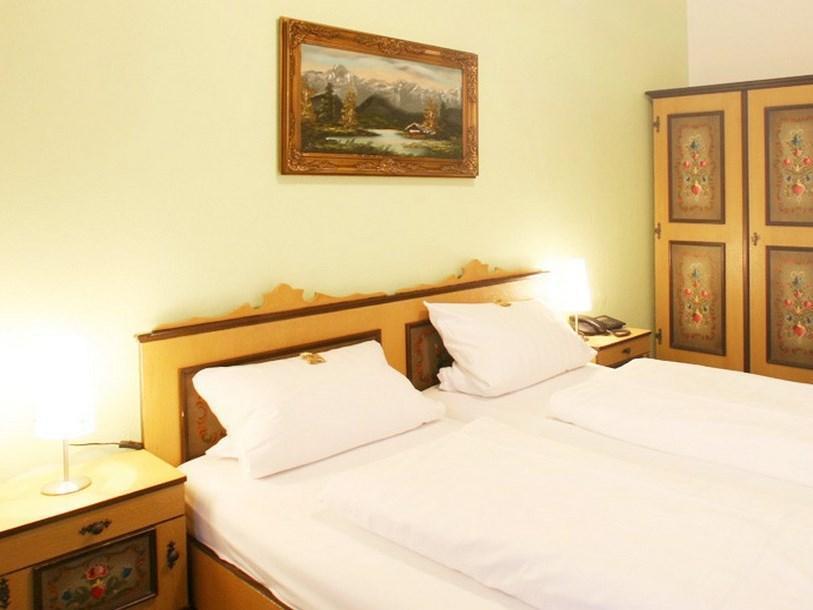Wallis 3* Munich
