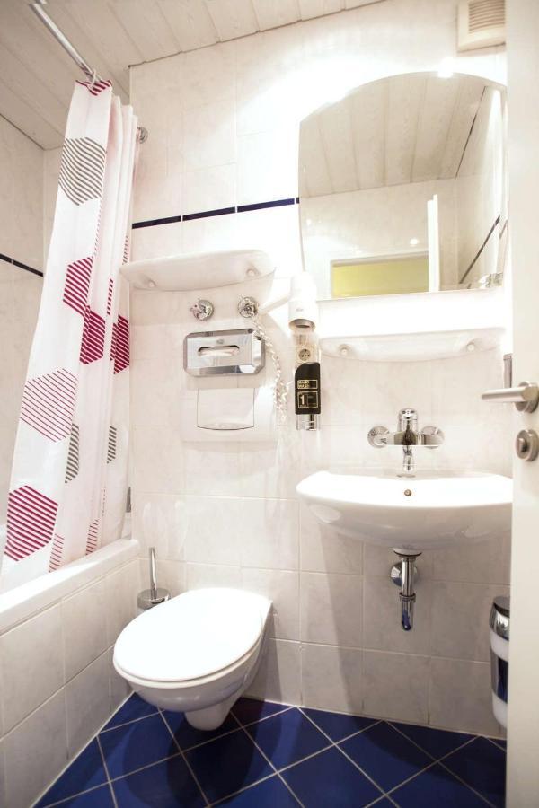 Hotel Wallis 3*